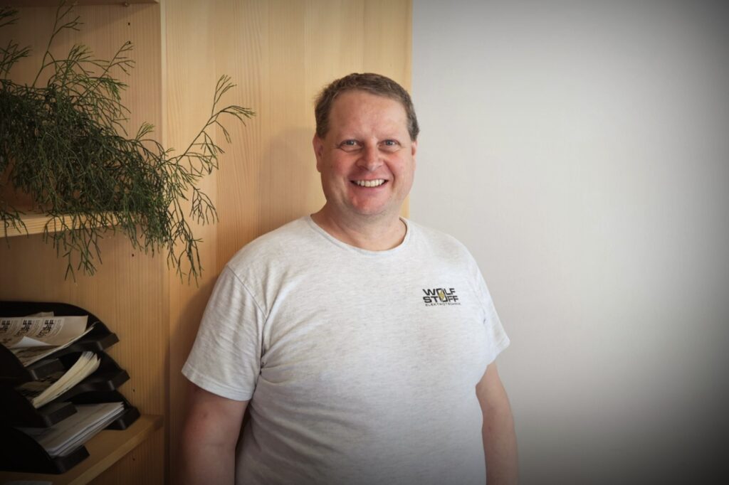 Daniel Bischof, Elektroniker